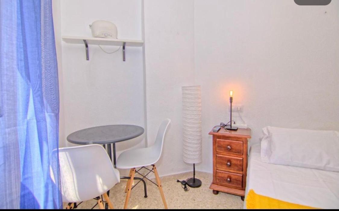Low Cost Rooms Malaga River Exterior foto