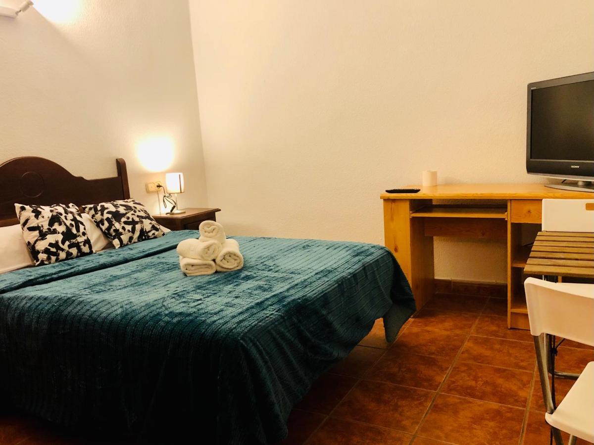 Low Cost Rooms Malaga River Exterior foto