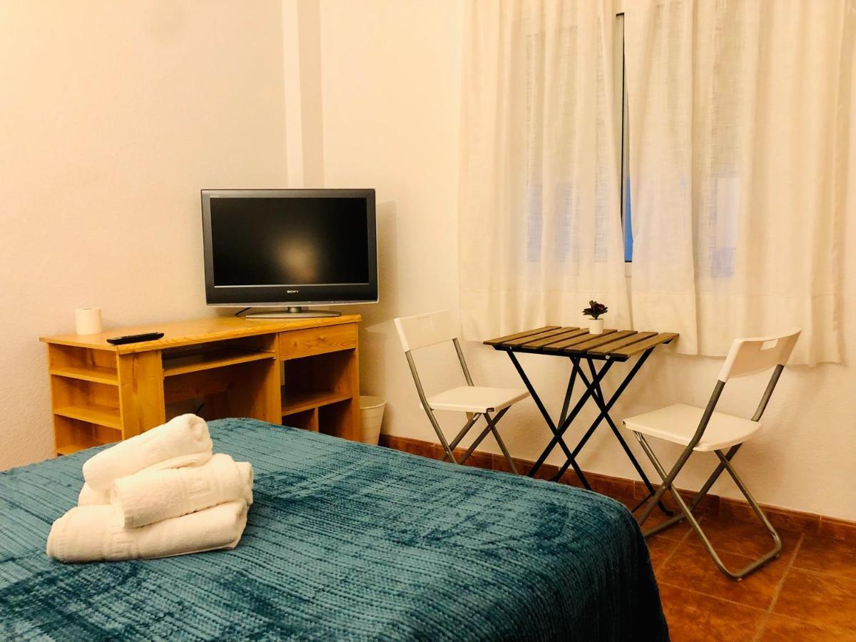 Low Cost Rooms Malaga River Exterior foto