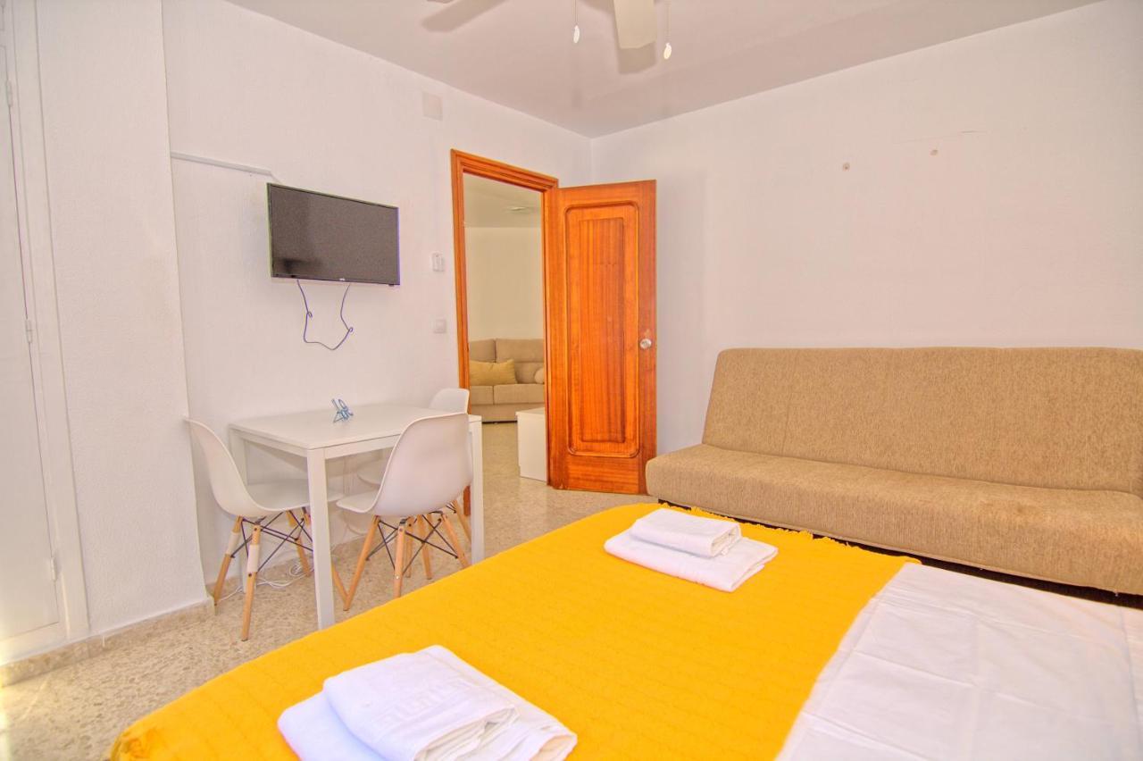 Low Cost Rooms Malaga River Exterior foto