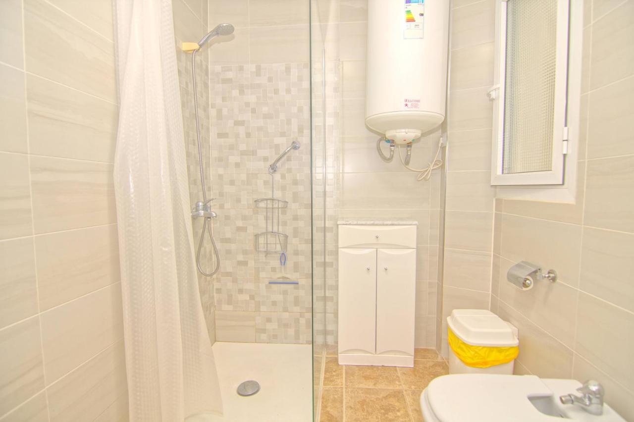 Low Cost Rooms Malaga River Exterior foto